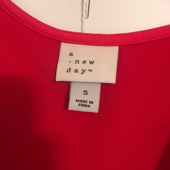 Red summertime dress - Picture 2 of 4